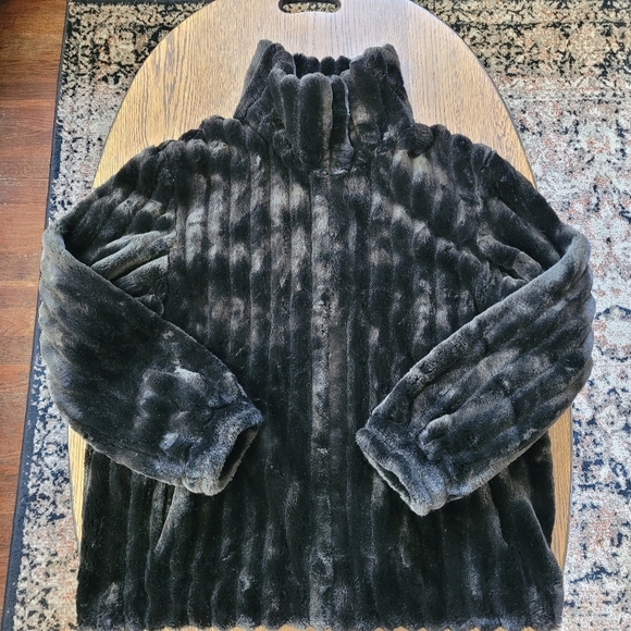 Gallery Black Reversible Grooved Faux Fur Zip-Up Jacket Size Women's Large - Picture 5 of 14